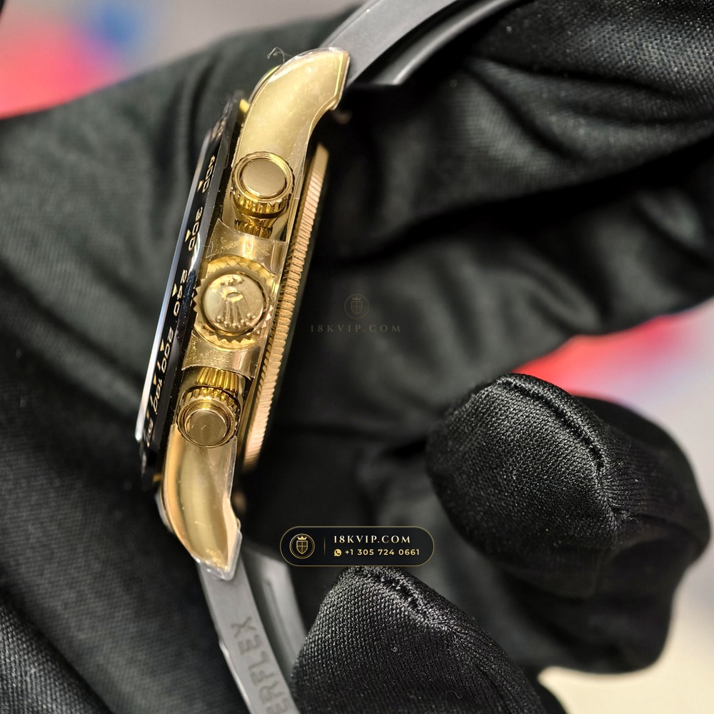 Rolex Cosmograph Daytona 18K Yellow Gold Deep Crystal Optics Ref. 116518LN — Private Vault Edition — Studio Gallery Plate VI in 18K Yellow Gold Au750 (160.7g Verified Mass, Rolex Manufacture Cal. 4130 - 72h Power Reserve)