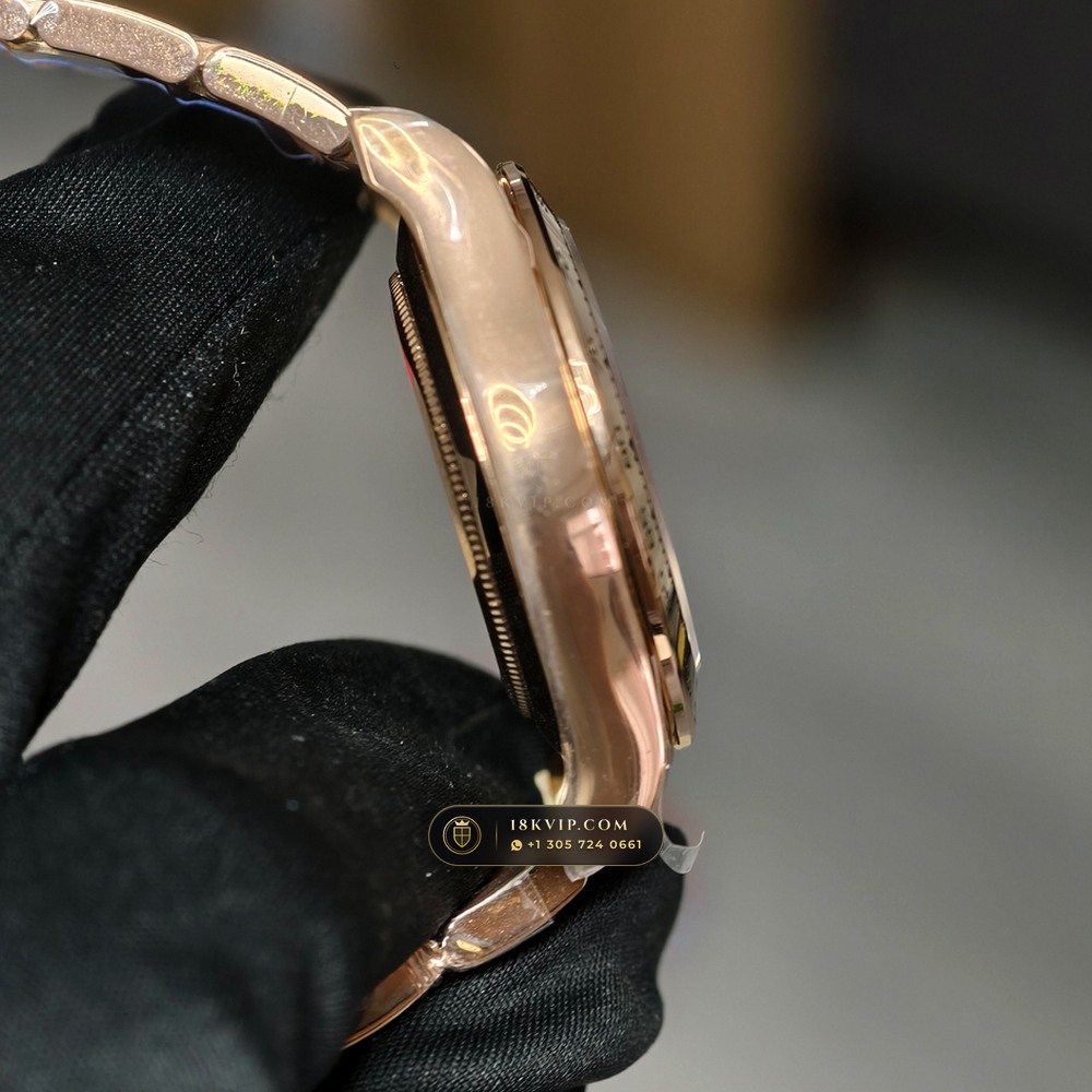 Rolex Cosmograph Daytona 18K Everose Gold Deep Crystal Optics Ref. 126505 — Private Vault Edition — Studio Gallery Plate VI in 18K Rose Gold Au750 (216.9g Verified Mass, Rolex Manufacture Cal. 4131 - 72h Power Reserve)