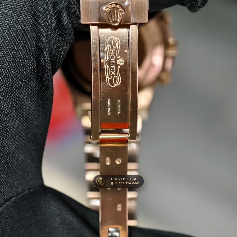 Rolex Cosmograph Daytona 18K Everose Gold Deep Crystal Optics Ref. 126505 — Private Vault Edition — Studio Gallery Plate VIII in 18K Rose Gold Au750 (216.9g Verified Mass, Rolex Manufacture Cal. 4131 - 72h Power Reserve)