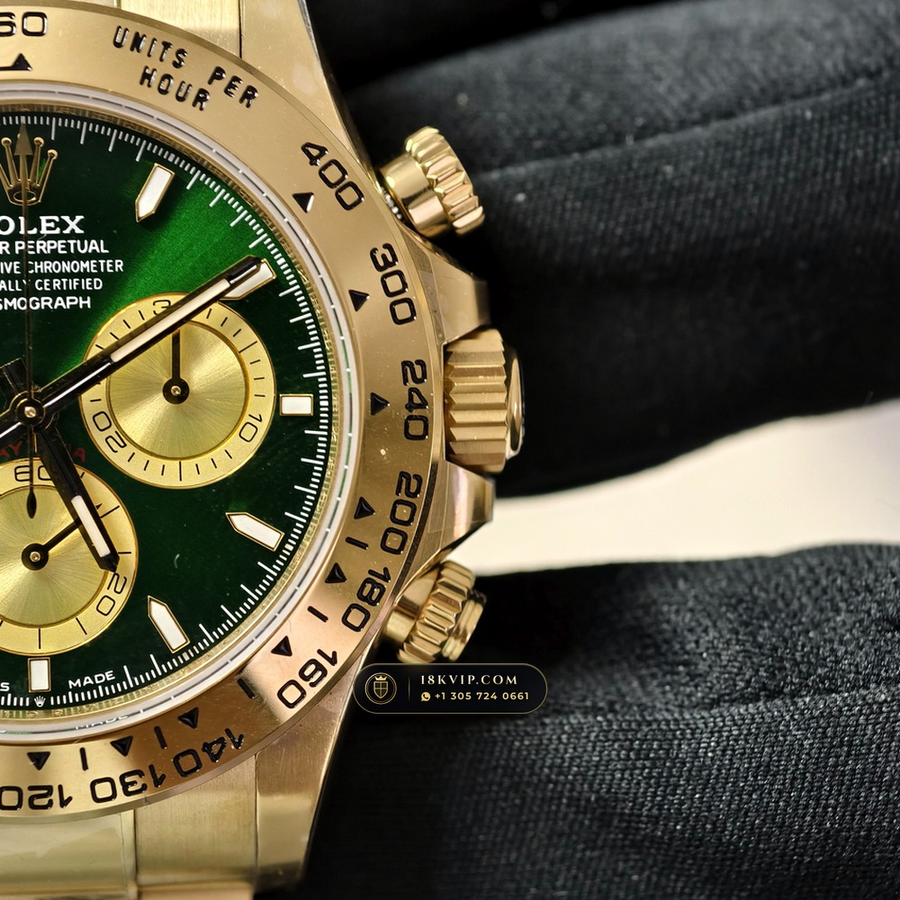 Rolex Cosmograph Daytona 18K Yellow Gold Deep Crystal Optics Ref. 126508 — Private Vault Edition — Studio Gallery Plate IV in 18K Yellow Gold Au750 (216.9g Verified Mass, Rolex Manufacture Cal. 4131 - 72h Power Reserve)