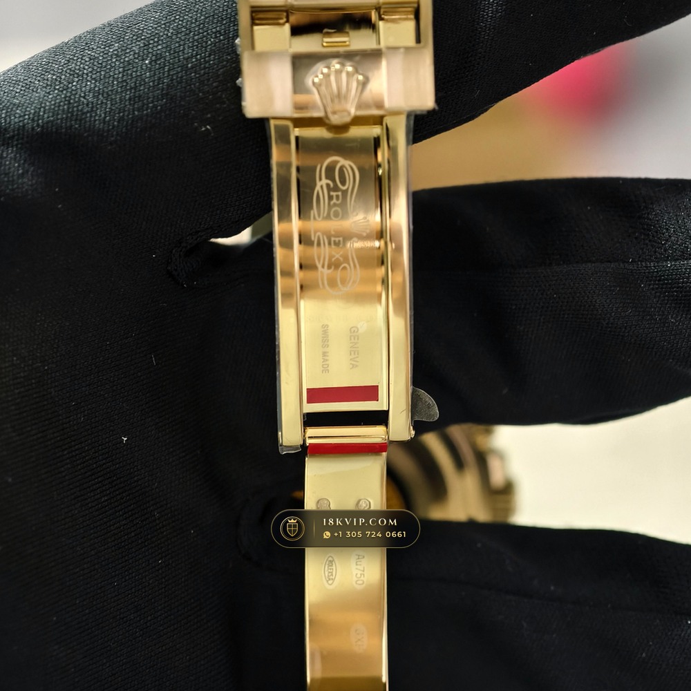Rolex Cosmograph Daytona 18K Yellow Gold Deep Crystal Optics Ref. 126508 — Private Vault Edition — Studio Gallery Plate IX in 18K Yellow Gold Au750 (216.9g Verified Mass, Rolex Manufacture Cal. 4131 - 72h Power Reserve)