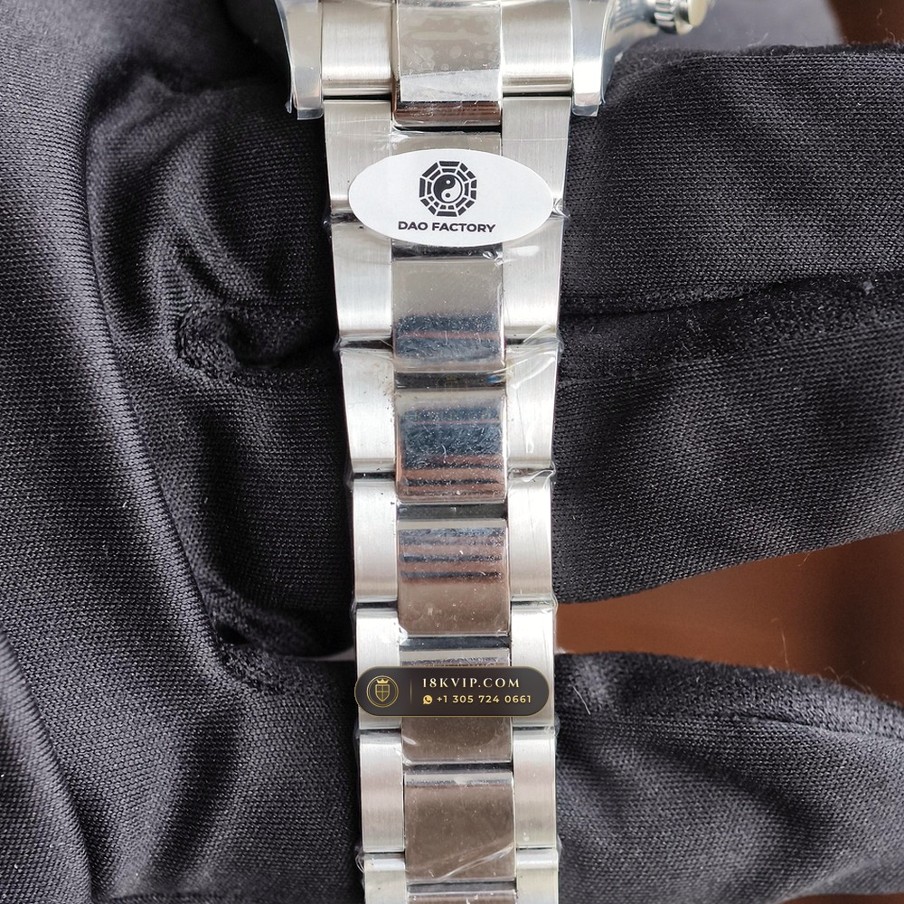 Rolex Cosmograph Daytona Platona Ice-Blue Dial 950 Platinum Ref. 126506 — Private Vault Edition — Studio Gallery Plate VII in 950 Platinum Pt950 (282.1g Verified Mass, Rolex Manufacture Cal. 4131 - 72h Power Reserve)