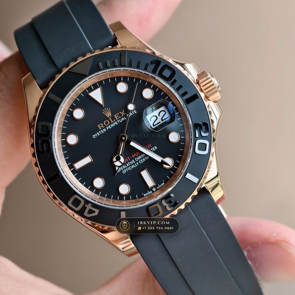 Rolex Yacht-Master 40 Matte Black Cerachrom & Oysterflex 18K Everose Gold Ref. 126655 — Private Vault Edition — Studio Gallery Plate II in 18K Rose Gold Au750 (153.9g Verified Mass, Rolex Manufacture Cal. 3235 - 70h Power Reserve)