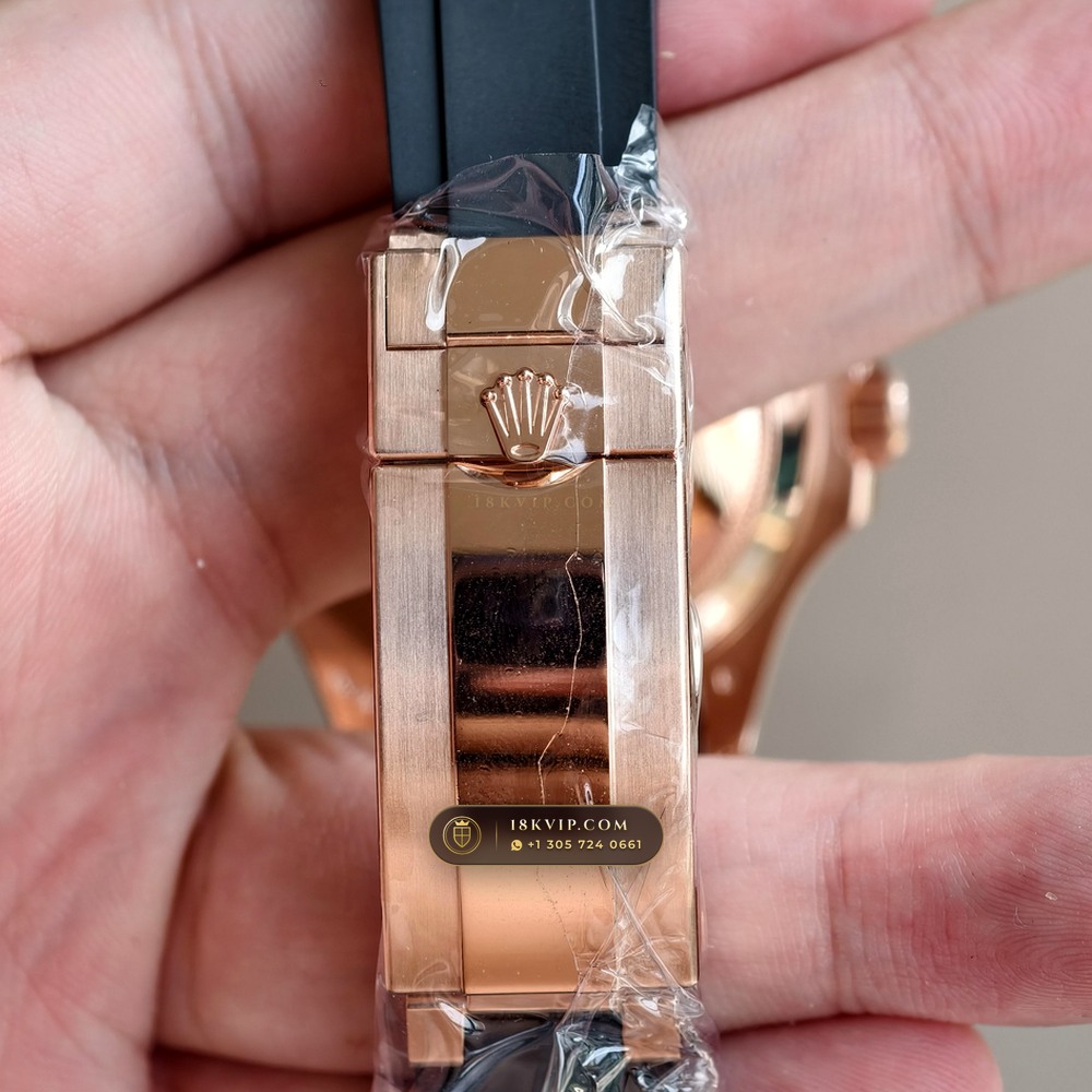 Rolex Yacht-Master 40 Matte Black Cerachrom & Oysterflex 18K Everose Gold Ref. 126655 — Private Vault Edition — Studio Gallery Plate VII in 18K Rose Gold Au750 (153.9g Verified Mass, Rolex Manufacture Cal. 3235 - 70h Power Reserve)