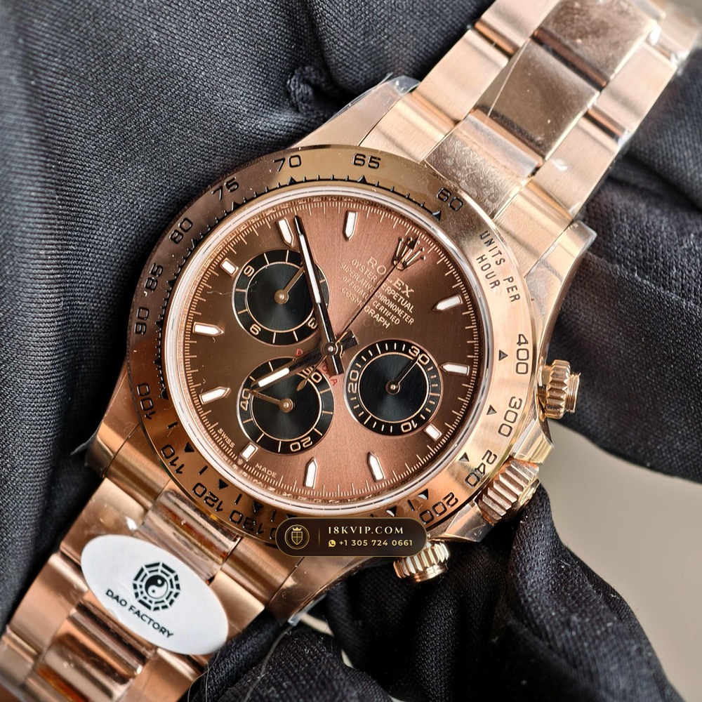 Rolex Cosmograph Daytona 18K Everose Gold Chronometer Regulated Spec Ref. 126505 — Private Vault Edition — Studio Gallery Plate III in 18K Rose Gold Au750 (216.6g Verified Mass, Rolex Manufacture Cal. 4131 - 72h Power Reserve)