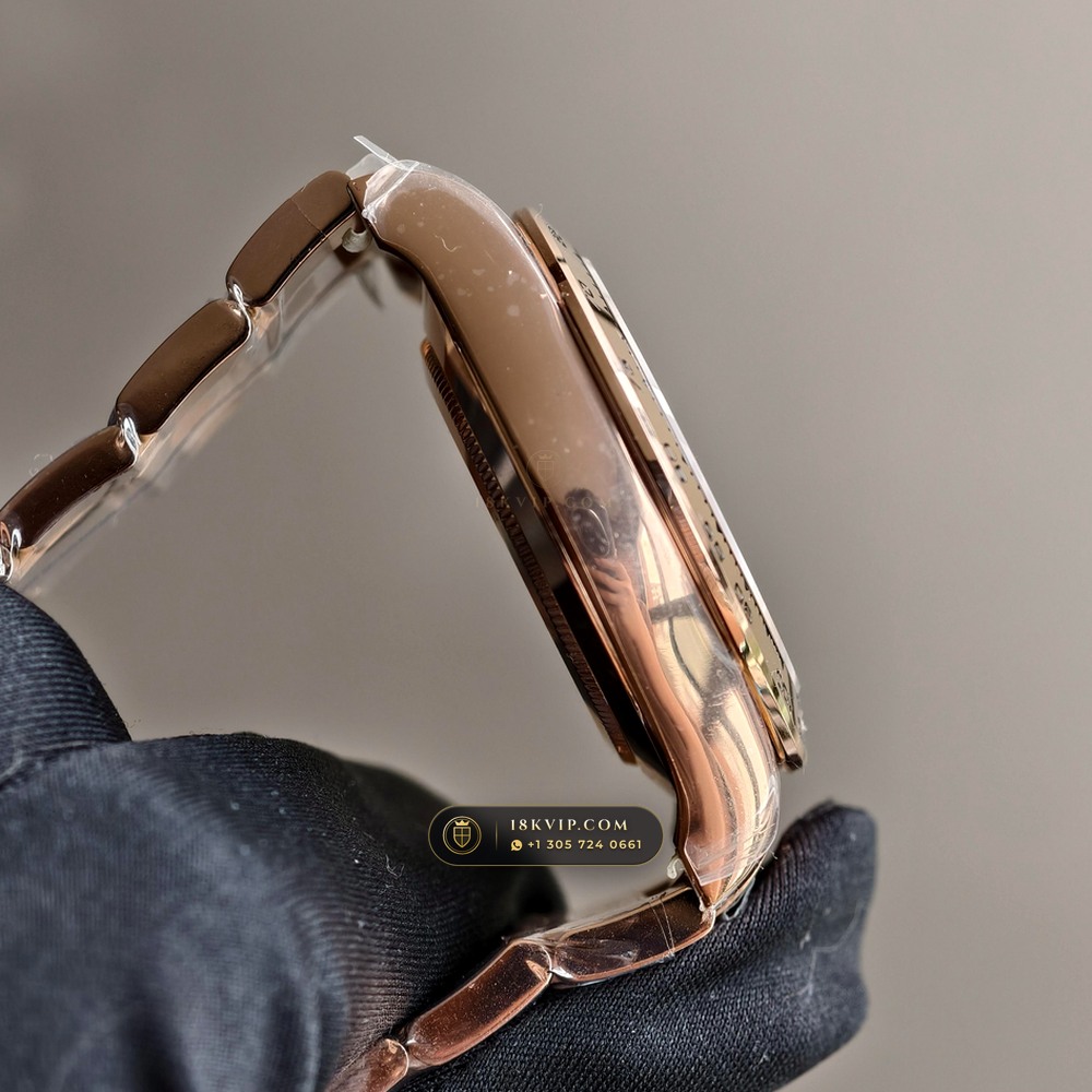 Rolex Cosmograph Daytona 18K Everose Gold Chronometer Regulated Spec Ref. 126505 — Private Vault Edition — Studio Gallery Plate VIII in 18K Rose Gold Au750 (216.6g Verified Mass, Rolex Manufacture Cal. 4131 - 72h Power Reserve)