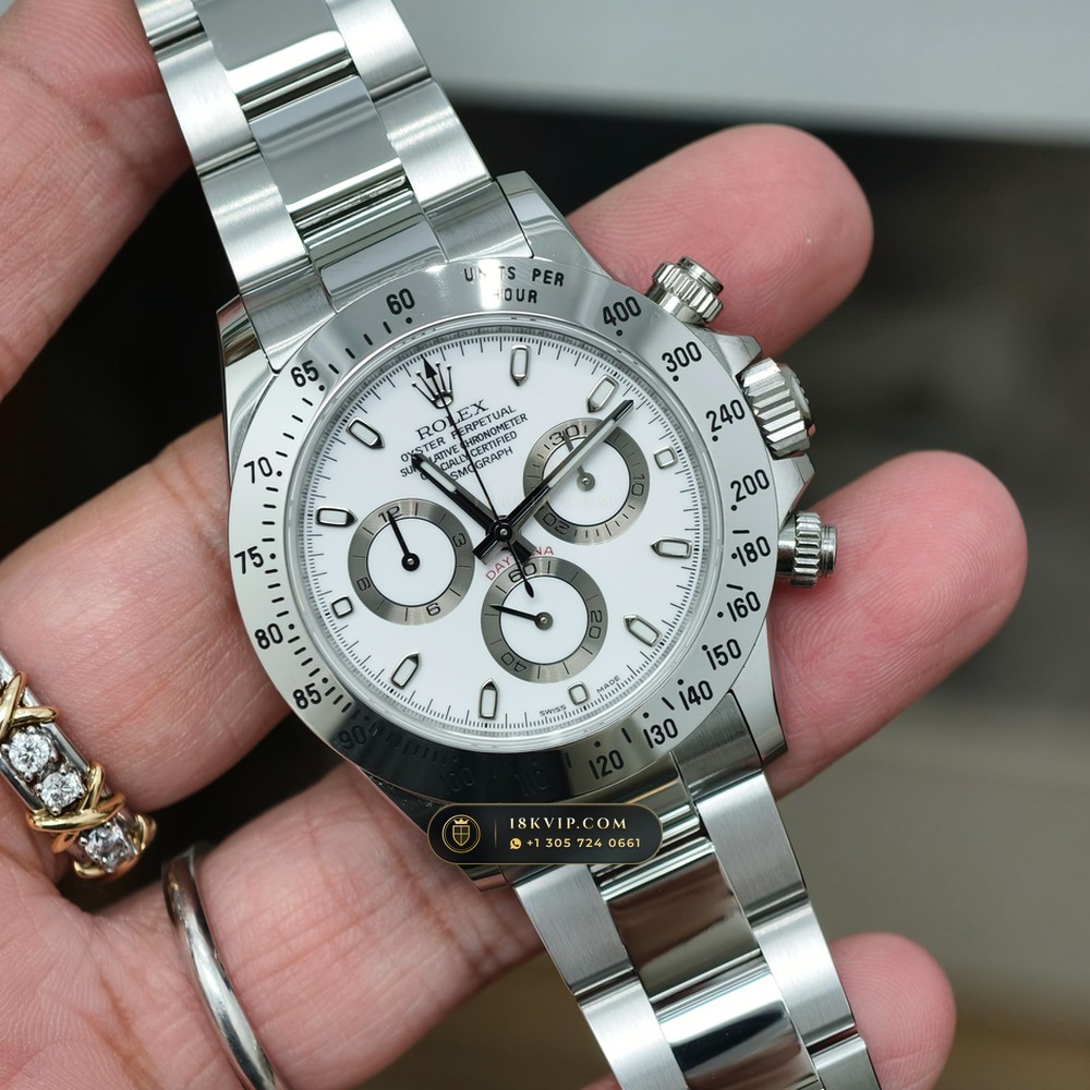 Rolex Cosmograph Daytona Deep Crystal Optics Ref. 116520 — Private Vault Edition — Studio Gallery Plate III in 904L Stainless Steel Custom Architecture (143.6g Verified Mass, Rolex Manufacture Cal. 4130 - 72h Power Reserve)