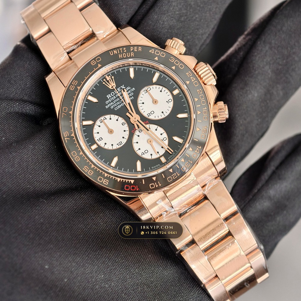 Rolex Cosmograph Daytona Le Mans 100th Anniversary 18K Everose Gold Deep Crystal Optics Ref. 126525LN — Private Vault Edition — Studio Gallery Plate III in 18K Rose Gold Au750 (216.1g Verified Mass, Rolex Manufacture Cal. 4132 - 24h Le Mans)