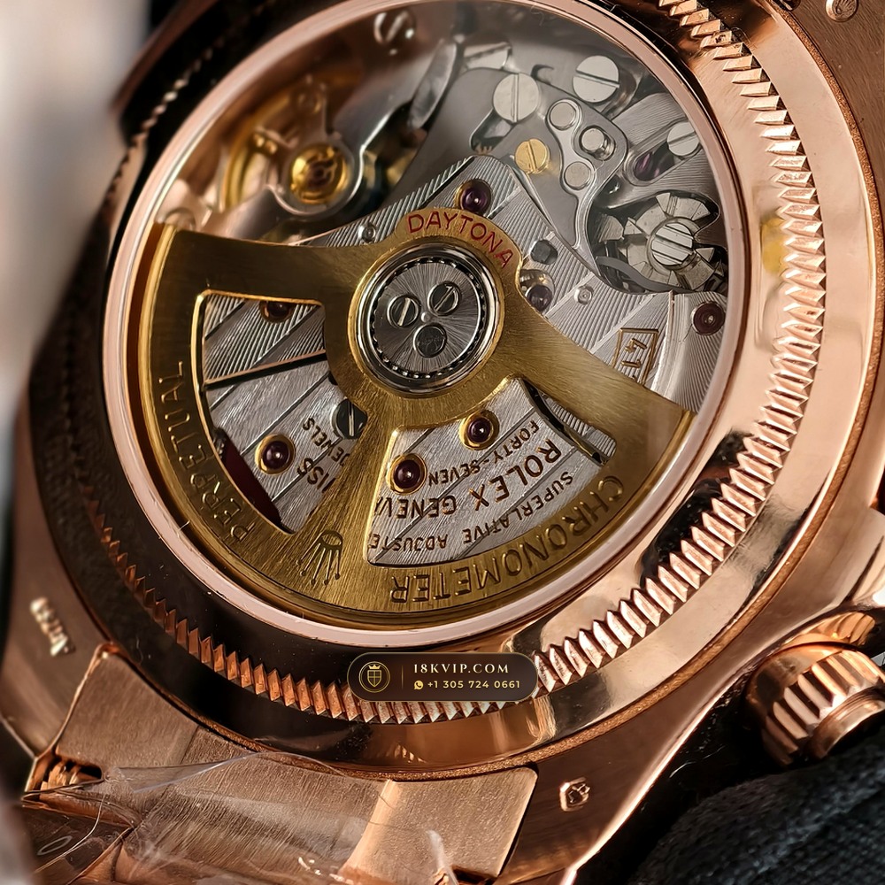 Rolex Cosmograph Daytona Le Mans 100th Anniversary 18K Everose Gold Deep Crystal Optics Ref. 126525LN — Private Vault Edition — Studio Gallery Plate VII in 18K Rose Gold Au750 (216.1g Verified Mass, Rolex Manufacture Cal. 4132 - 24h Le Mans)