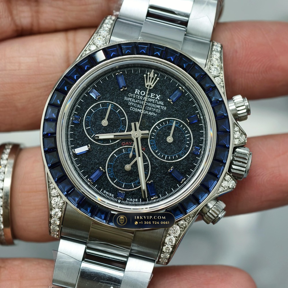 Rolex Cosmograph Daytona Black Obsidian Dial & Sapphire Bezel 18K White Gold Ref. 126599TSA — Private Vault Edition — Studio Gallery Plate III in 18K White Gold Au750 (216.9g Verified Mass, Rolex Manufacture Cal. 4131 - 72h Power Reserve)