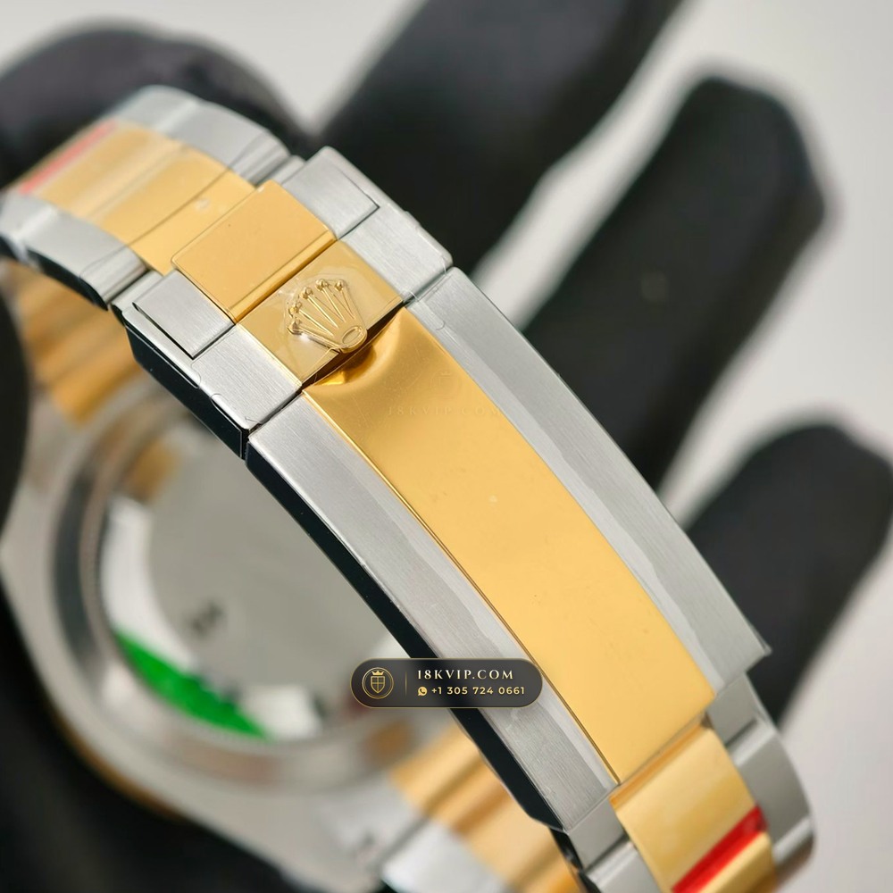 Rolex Submariner Date Ref. 126613LN — Private Vault Edition — Studio Gallery Plate VI in 904L Stainless Steel Custom Architecture (174.6g Verified Mass, Rolex Manufacture Cal. 3235 - 70h Power Reserve)