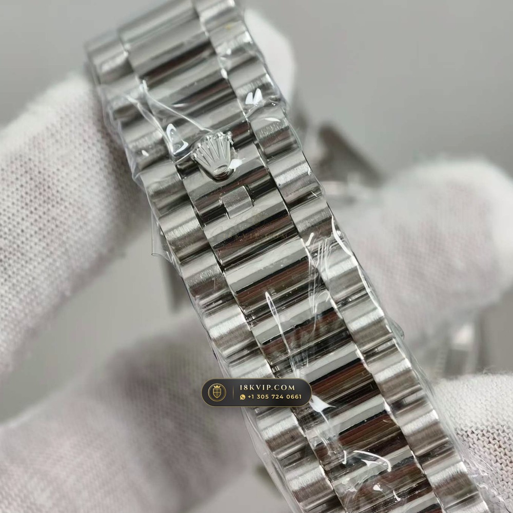 Rolex Day-Date 40 18K White Gold Ref. 228239 — Private Vault Edition — Studio Gallery Plate VII in 18K White Gold Au750 (210.7g Verified Mass, Rolex Manufacture Cal. 3255 - 70h Power Reserve)