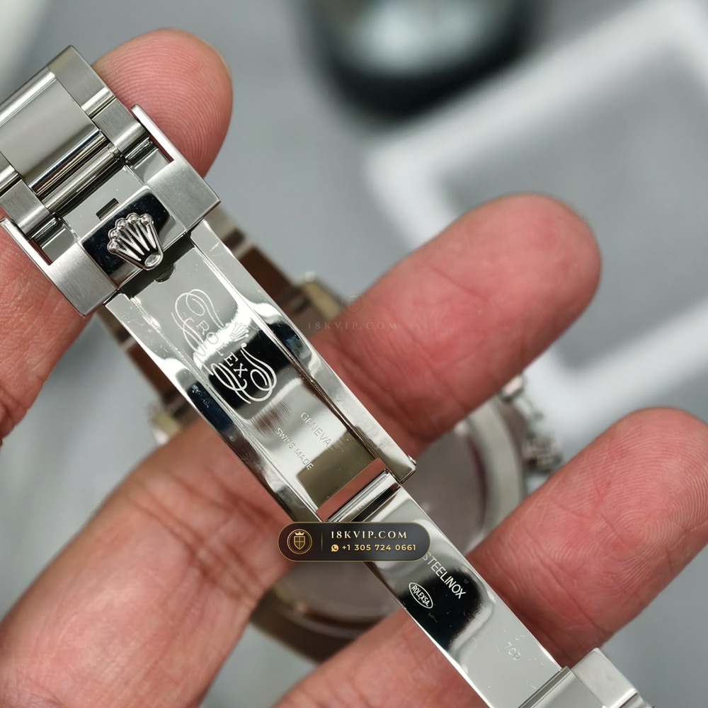 Rolex Cosmograph Daytona Geneva Atelier Spec Ref. 116520 — Private Vault Edition — Studio Gallery Plate VIII in 904L Stainless Steel Custom Architecture (143.4g Verified Mass, Rolex Manufacture Cal. 4130 - 72h Power Reserve)