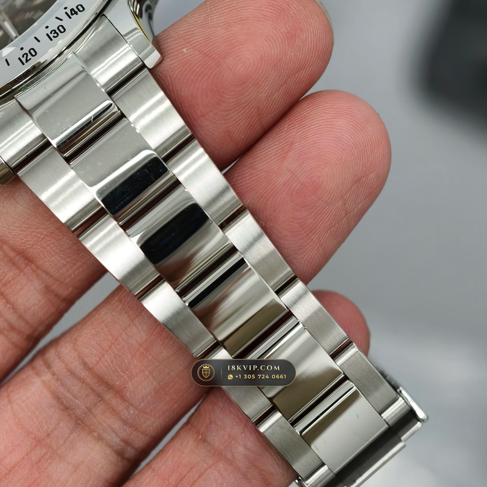 Rolex Cosmograph Daytona Chronometer Regulated Spec Ref. 116520 — Private Vault Edition — Studio Gallery Plate IV in 904L Stainless Steel Custom Architecture (143.2g Verified Mass, Rolex Manufacture Cal. 4130 - 72h Power Reserve)