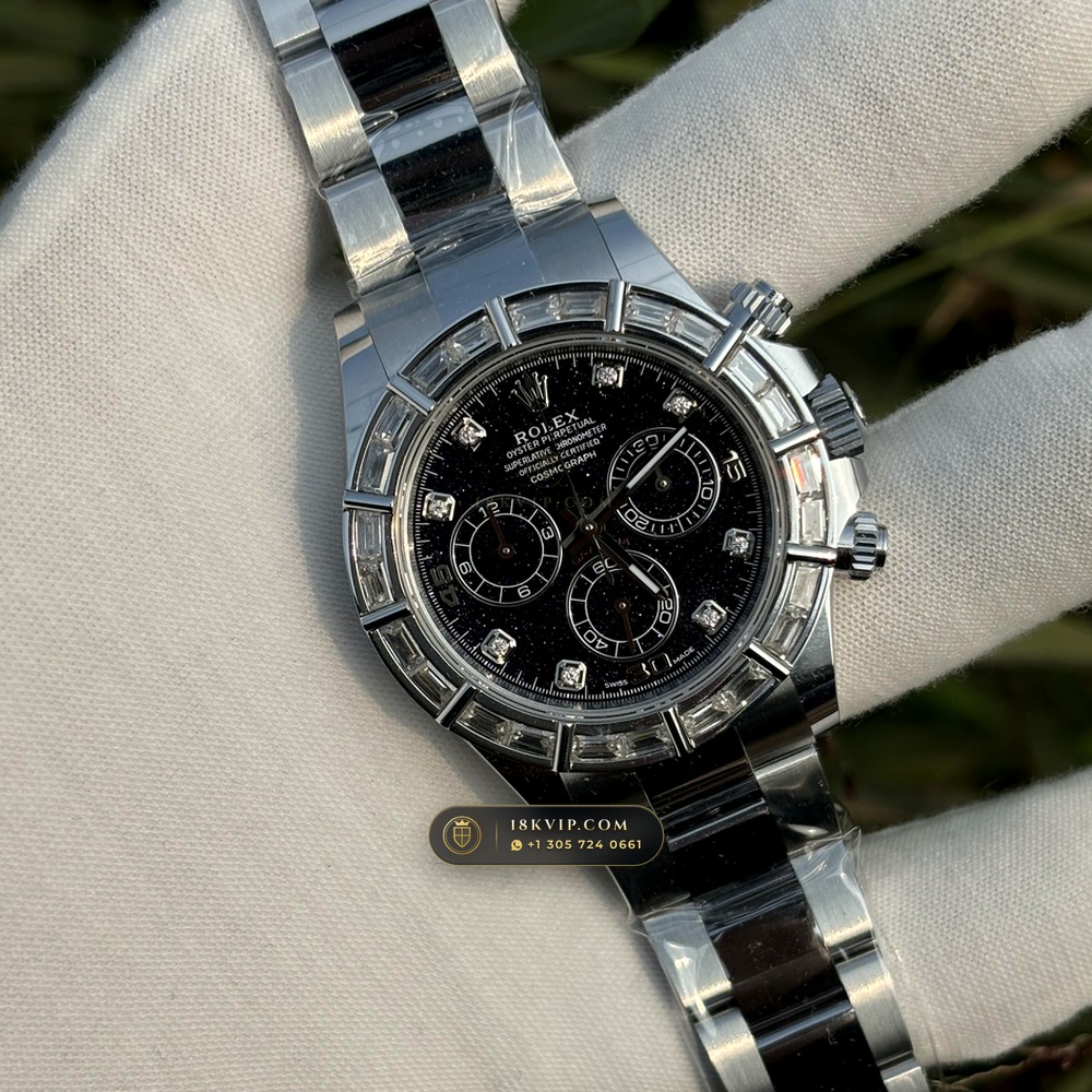 Rolex Cosmograph Daytona Aventurine Starry Dial Diamond-Set Bezel 18K White Gold Ref. 126589RBR — Private Vault Edition — Studio Gallery Plate II in 18K White Gold Au750 (216.7g Verified Mass, Rolex Manufacture Cal. 4131 - 72h Power Reserve)