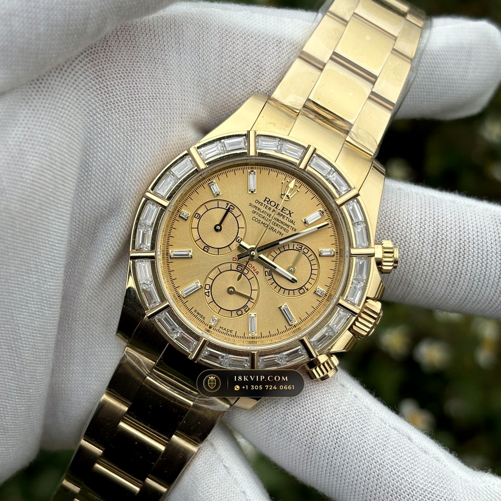 Rolex Cosmograph Daytona Diamond-Set Bezel 18K Yellow Gold Ref. 126508 — Private Vault Edition — Studio Gallery Plate V in 18K Yellow Gold Au750 (216.5g Verified Mass, Rolex Manufacture Cal. 4131 - 72h Power Reserve)