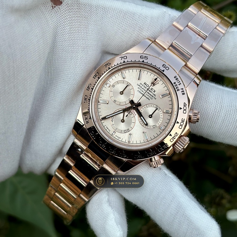 Rolex Cosmograph Daytona 18K Everose Gold Chronometer Regulated Spec Ref. 116505 — Private Vault Edition — Studio Gallery Plate IV in 18K Rose Gold Au750 (216.5g Verified Mass, Rolex Manufacture Cal. 4130 - 72h Power Reserve)