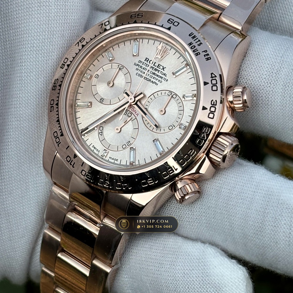 Rolex Cosmograph Daytona 18K Everose Gold Chronometer Regulated Spec Ref. 116505 — Private Vault Edition — Studio Gallery Plate V in 18K Rose Gold Au750 (216.5g Verified Mass, Rolex Manufacture Cal. 4130 - 72h Power Reserve)