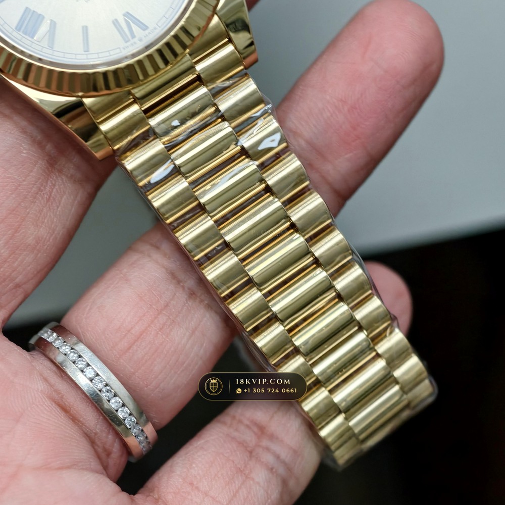 Rolex Day-Date 40 18K Yellow Gold Geneva Atelier Spec Ref. 228238 — Private Vault Edition — Studio Gallery Plate V in 18K Yellow Gold Au750 (210.9g Verified Mass, Rolex Manufacture Cal. 3255 - 70h Power Reserve)