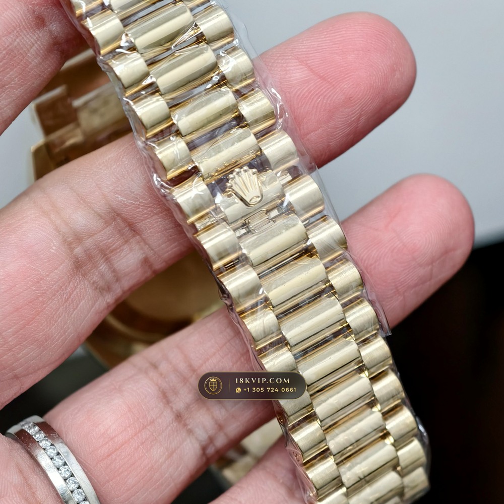 Rolex Day-Date 40 18K Yellow Gold Geneva Atelier Spec Ref. 228238 — Private Vault Edition — Studio Gallery Plate VI in 18K Yellow Gold Au750 (210.9g Verified Mass, Rolex Manufacture Cal. 3255 - 70h Power Reserve)