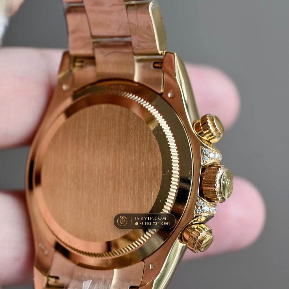 Rolex Cosmograph Daytona Rainbow 36 Graduated Sapphires & Pave Dial 18K Yellow Gold Ref. 126598RBOW — Private Vault Edition — Studio Gallery Plate VII in 18K Yellow Gold Au750 (216.5g Verified Mass, Rolex Manufacture Cal. 4131 - 72h Power Reserve)