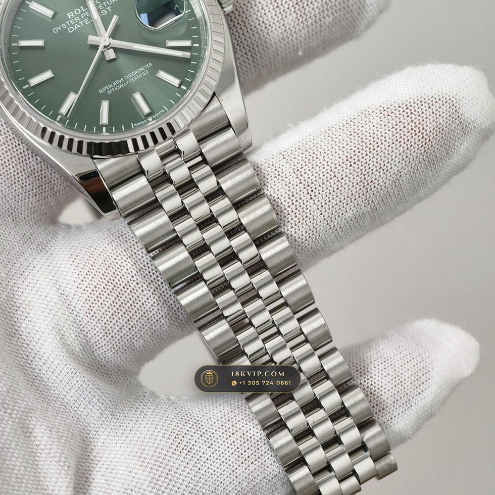 Rolex Datejust 36 Sunray Emerald / Khaki Green Dial Ref. 126231 — Private Vault Edition — Studio Gallery Plate IV in 18K Gold & 904L Oystersteel Rolesor (130.1g Verified Mass, Rolex Manufacture Cal. 3235 - 70h Power Reserve)