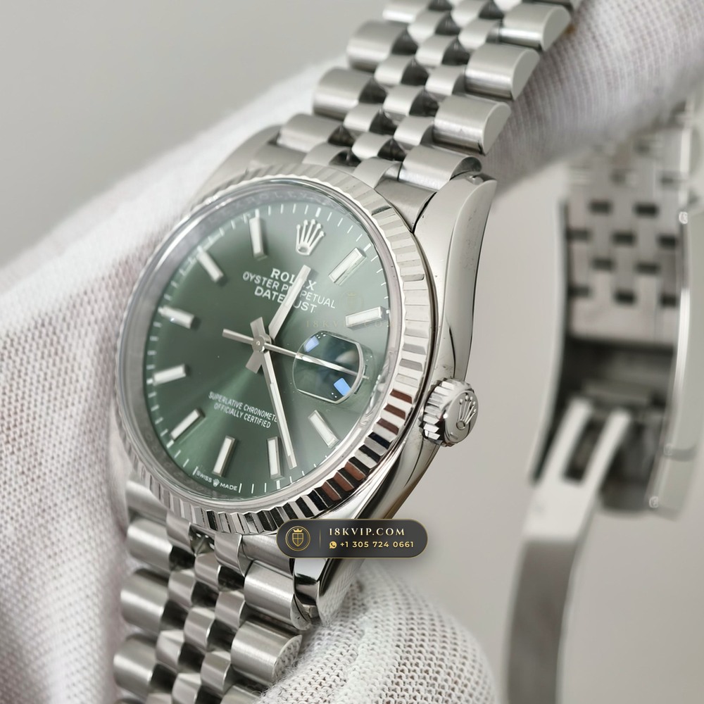 Rolex Datejust 36 Sunray Emerald / Khaki Green Dial Ref. 126231 — Private Vault Edition — Studio Gallery Plate V in 18K Gold & 904L Oystersteel Rolesor (130.1g Verified Mass, Rolex Manufacture Cal. 3235 - 70h Power Reserve)