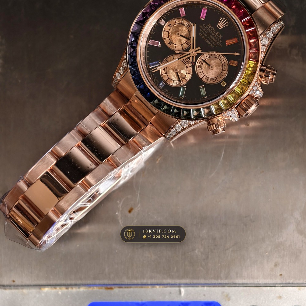 Rolex Cosmograph Daytona Rainbow Sapphire Bezel 18K Everose Gold Ref. 116595RBOW — Private Vault Edition — Studio Gallery Plate IX in 18K Rose Gold Au750 (216.9g Verified Mass, Rolex Manufacture Cal. 4130 - 72h Power Reserve)