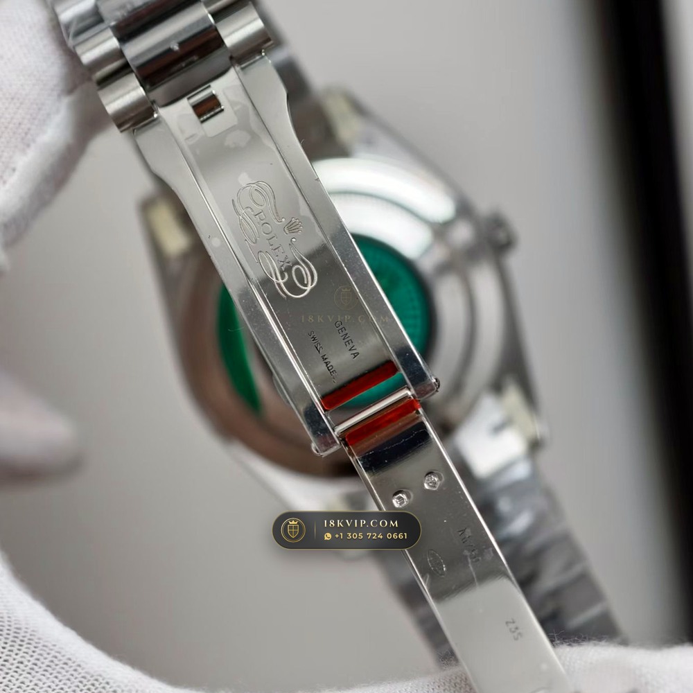 Rolex Day-Date 40 18K White Gold Geneva Atelier Spec Ref. 228239 — Private Vault Edition — Studio Gallery Plate VI in 18K White Gold Au750 (210.9g Verified Mass, Rolex Manufacture Cal. 3255 - 70h Power Reserve)