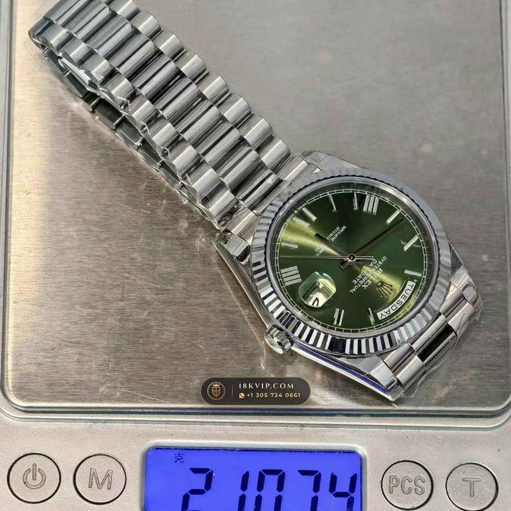 Rolex Day-Date 40 18K White Gold Geneva Atelier Spec Ref. 228239 — Private Vault Edition — Studio Gallery Plate IX in 18K White Gold Au750 (210.9g Verified Mass, Rolex Manufacture Cal. 3255 - 70h Power Reserve)