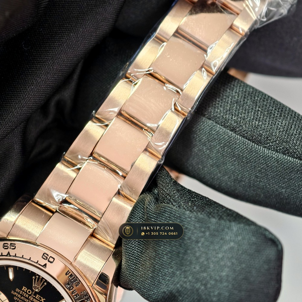 Rolex Cosmograph Daytona 18K Everose Gold Hand-Chamfered Bevel Spec Ref. 126505 — Private Vault Edition — Studio Gallery Plate V in 18K Rose Gold Au750 (216.6g Verified Mass, Rolex Manufacture Cal. 4131 - 72h Power Reserve)