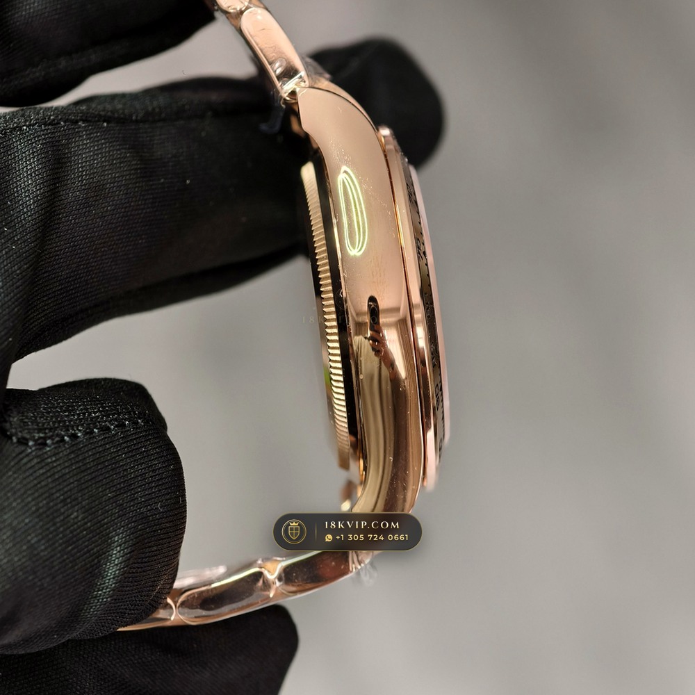Rolex Cosmograph Daytona 18K Everose Gold Hand-Chamfered Bevel Spec Ref. 126505 — Private Vault Edition — Studio Gallery Plate VIII in 18K Rose Gold Au750 (216.6g Verified Mass, Rolex Manufacture Cal. 4131 - 72h Power Reserve)