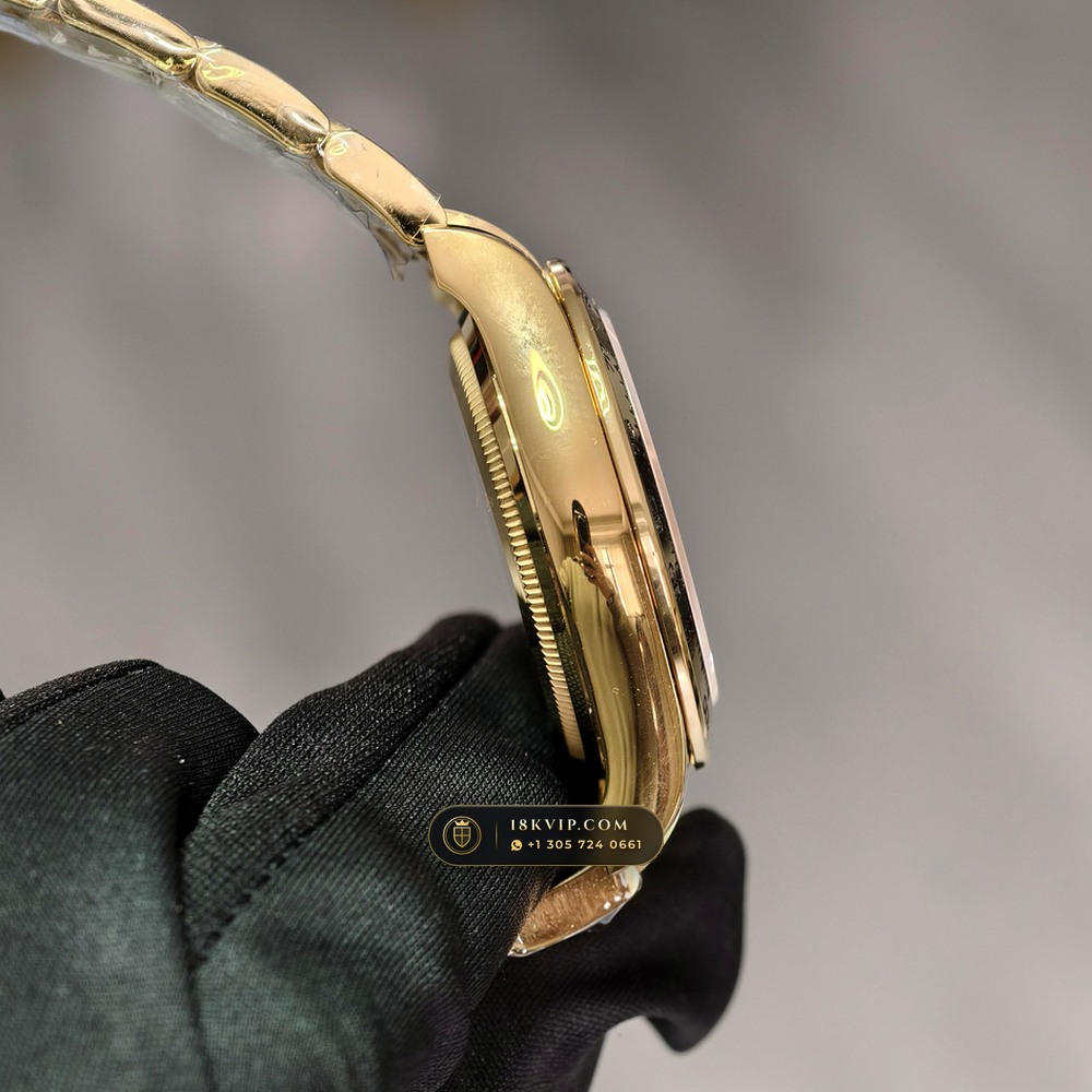 Rolex Cosmograph Daytona 18K Yellow Gold Custom SW Dial Deep Crystal Optics Ref. 126508 — Private Vault Edition — Studio Gallery Plate V in 18K Yellow Gold Au750 (216.9g Verified Mass, Rolex Manufacture Cal. 4131 - 72h Power Reserve)