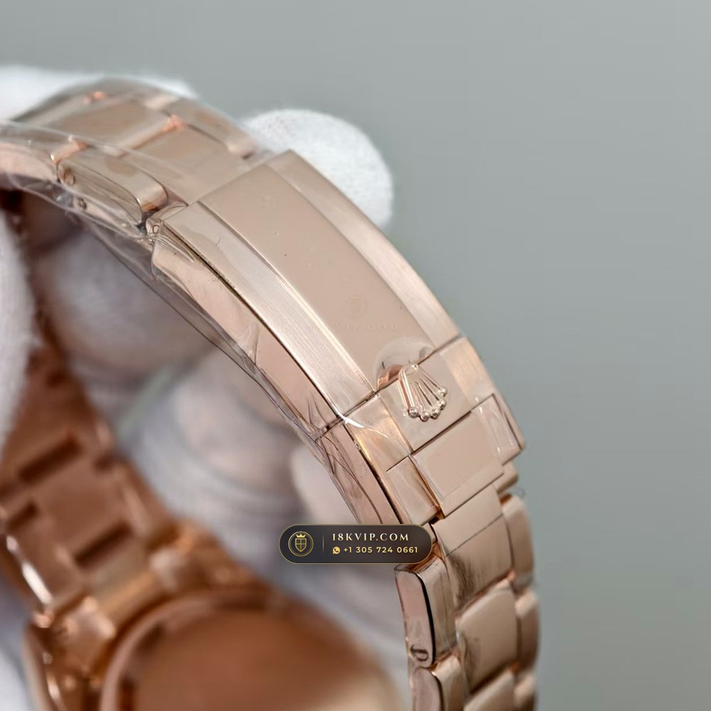 Rolex Cosmograph Daytona Aventurine Starry Dial 18K Everose Gold Ref. 126505 — Private Vault Edition — Studio Gallery Plate VII in 18K Rose Gold Au750 (216.2g Verified Mass, Rolex Manufacture Cal. 4131 - 72h Power Reserve)
