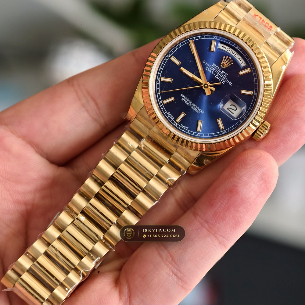 Rolex Day-Date 36 Graduated Royal Blue Sunburst Dial 18K Yellow Gold Ref. 118238 — Private Vault Edition — Studio Gallery Plate II in 18K Yellow Gold Au750 (141.3g Verified Mass, Rolex Manufacture Cal. 3155)