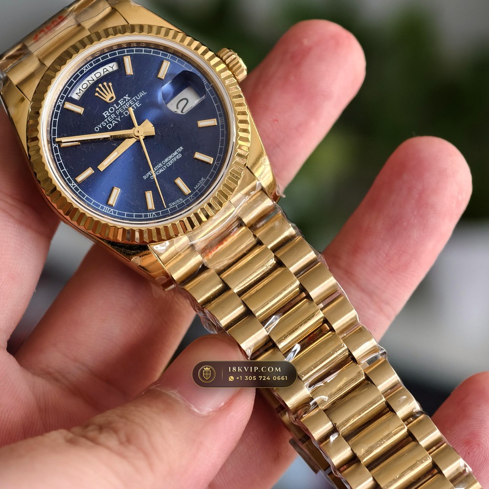 Rolex Day-Date 36 Graduated Royal Blue Sunburst Dial 18K Yellow Gold Ref. 118238 — Private Vault Edition — Studio Gallery Plate III in 18K Yellow Gold Au750 (141.3g Verified Mass, Rolex Manufacture Cal. 3155)
