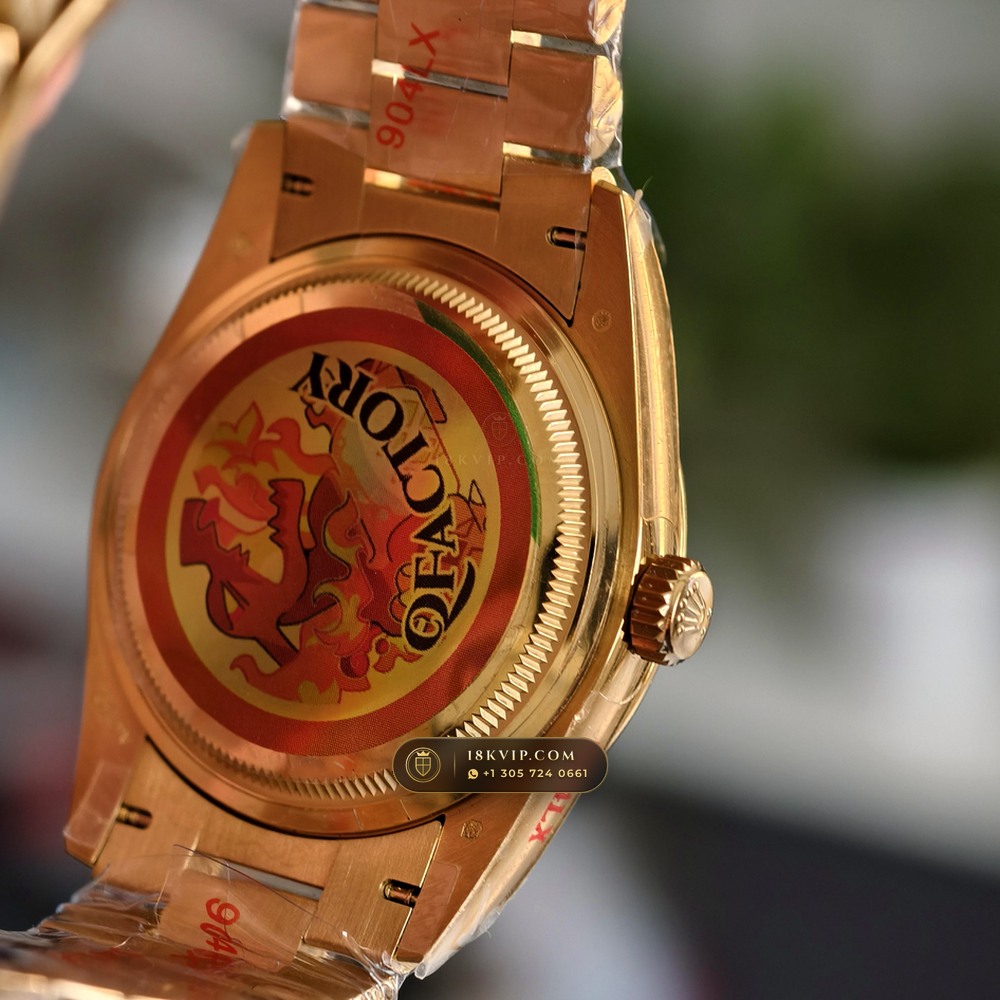 Rolex Day-Date 36 Graduated Royal Blue Sunburst Dial 18K Yellow Gold Ref. 118238 — Private Vault Edition — Studio Gallery Plate V in 18K Yellow Gold Au750 (141.3g Verified Mass, Rolex Manufacture Cal. 3155)