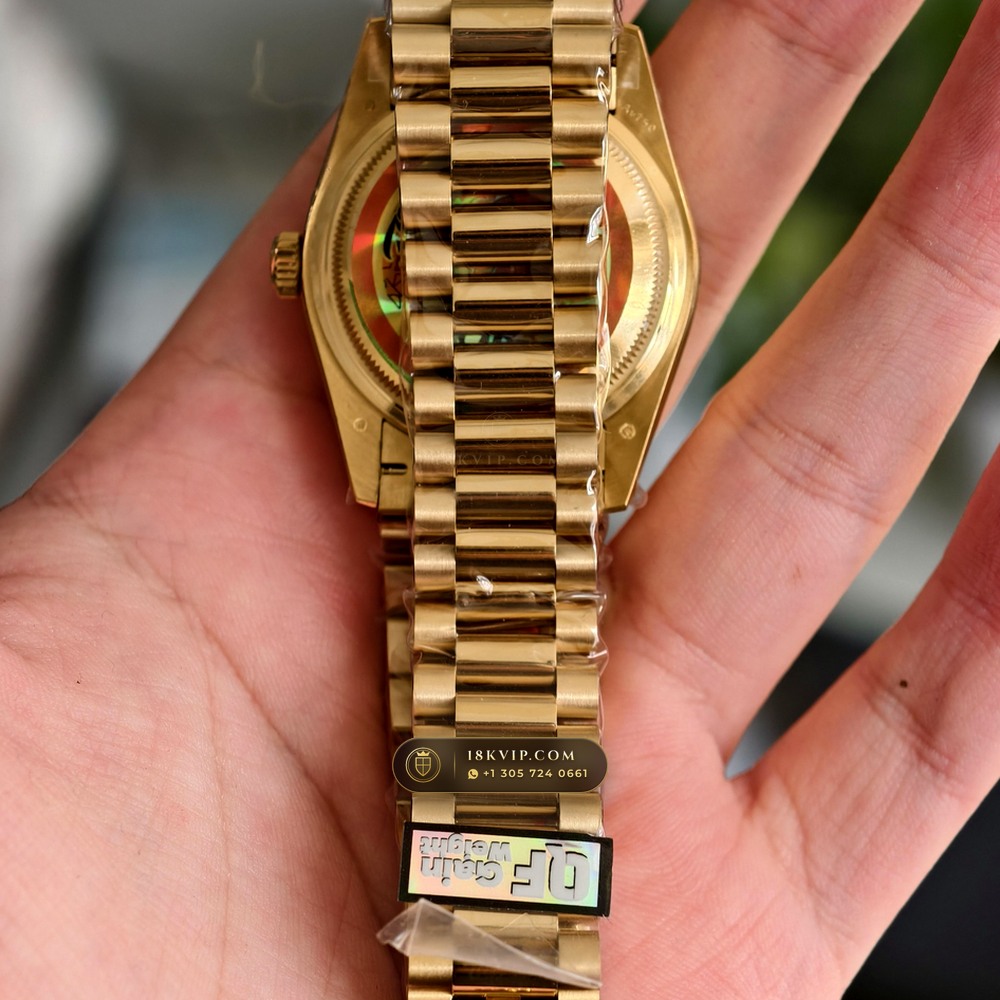 Rolex Day-Date 36 Graduated Royal Blue Sunburst Dial 18K Yellow Gold Ref. 118238 — Private Vault Edition — Studio Gallery Plate VII in 18K Yellow Gold Au750 (141.3g Verified Mass, Rolex Manufacture Cal. 3155)