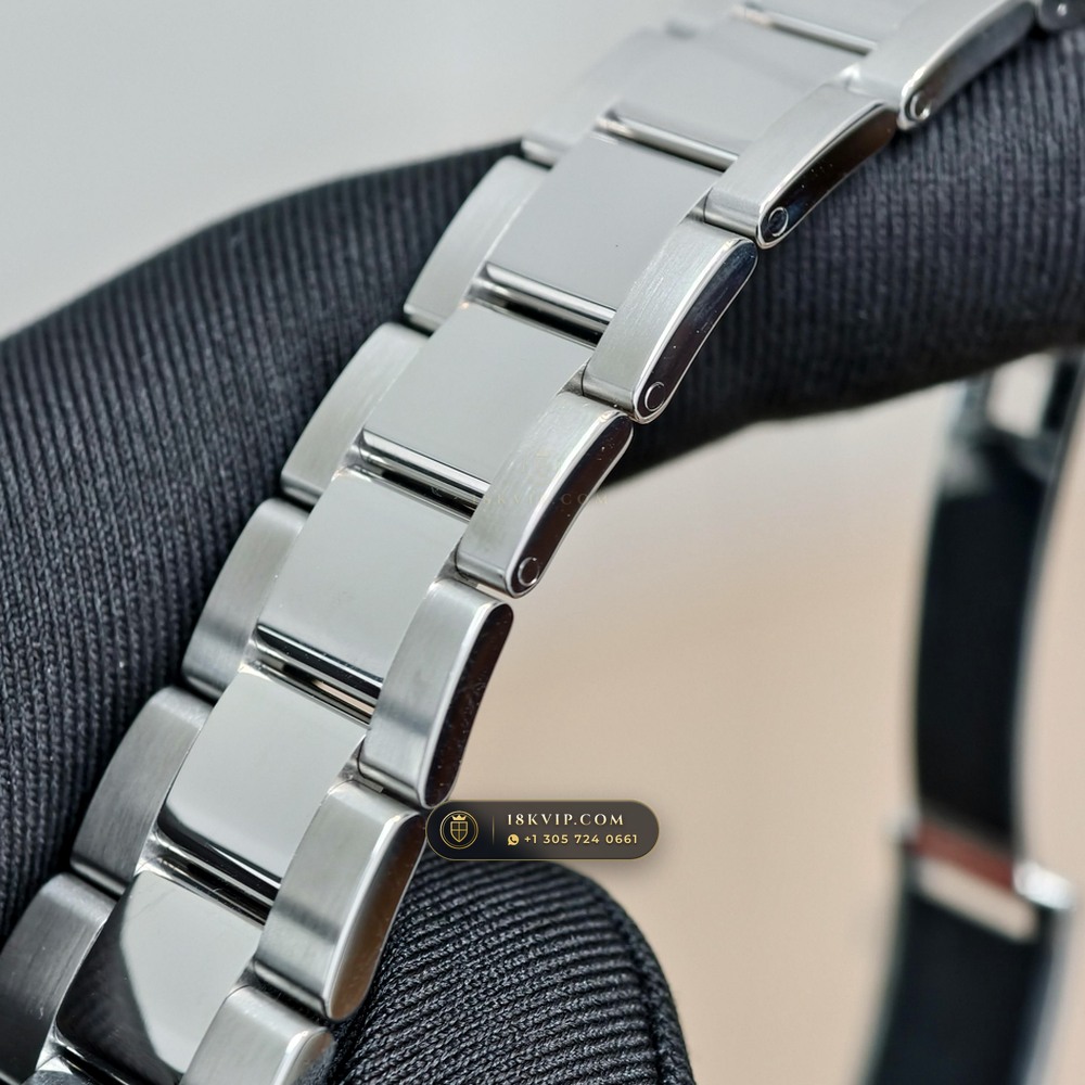 Rolex Cosmograph Daytona Hand-Chamfered Bevel Spec Ref. 116520 — Private Vault Edition — Studio Gallery Plate V in 904L Stainless Steel Custom Architecture (143.2g Verified Mass, Rolex Manufacture Cal. 4130 - 72h Power Reserve)