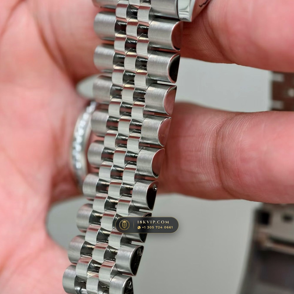 Rolex Datejust 41 Deep Crystal Optics Ref. 126331 — Private Vault Edition — Studio Gallery Plate VI in 18K Gold & 904L Oystersteel Rolesor (150.4g Verified Mass, Rolex Manufacture Cal. 3235 - 70h Power Reserve)