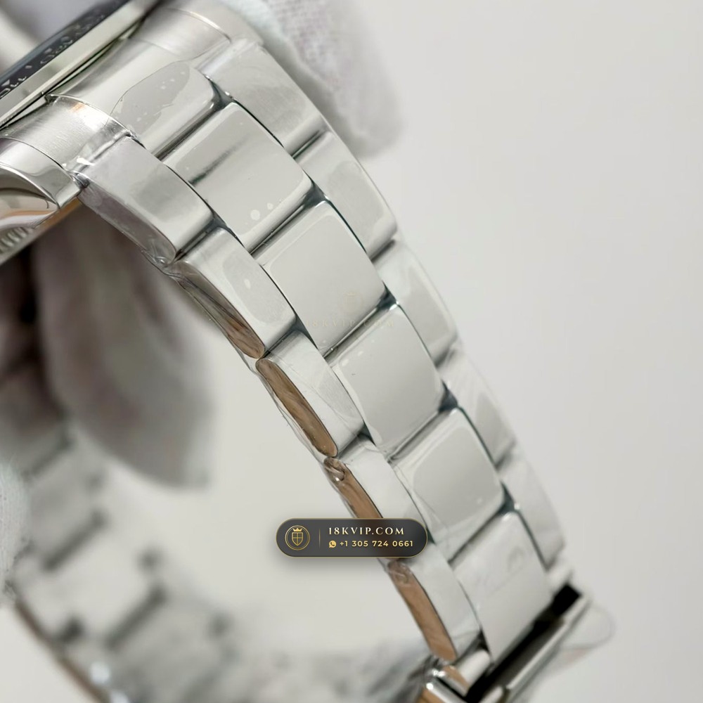 Rolex Cosmograph Daytona Le Mans 100th Anniversary 18K White Gold Free-Sprung Calibre Ref. 126529LN — Private Vault Edition — Studio Gallery Plate IV in 18K White Gold Au750 (216.7g Verified Mass, Rolex Manufacture Cal. 4132 - 24h Le Mans)