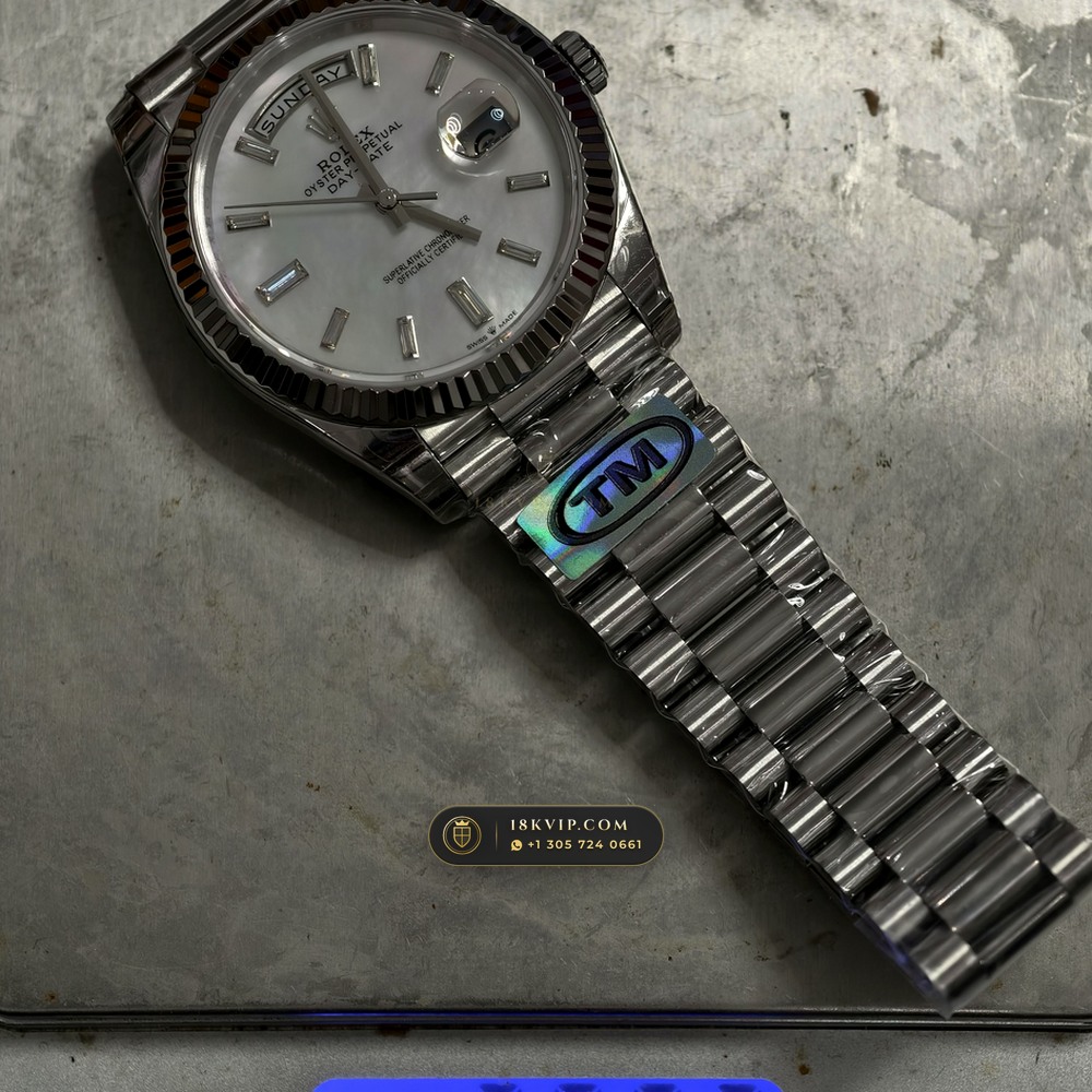 Rolex Day-Date 40 Iridescent Natural Mother-of-Pearl Dial 18K White Gold Ref. 228239 — Private Vault Edition — Studio Gallery Plate X in 18K White Gold Au750 (210.5g Verified Mass, Rolex Manufacture Cal. 3255 - 70h Power Reserve)