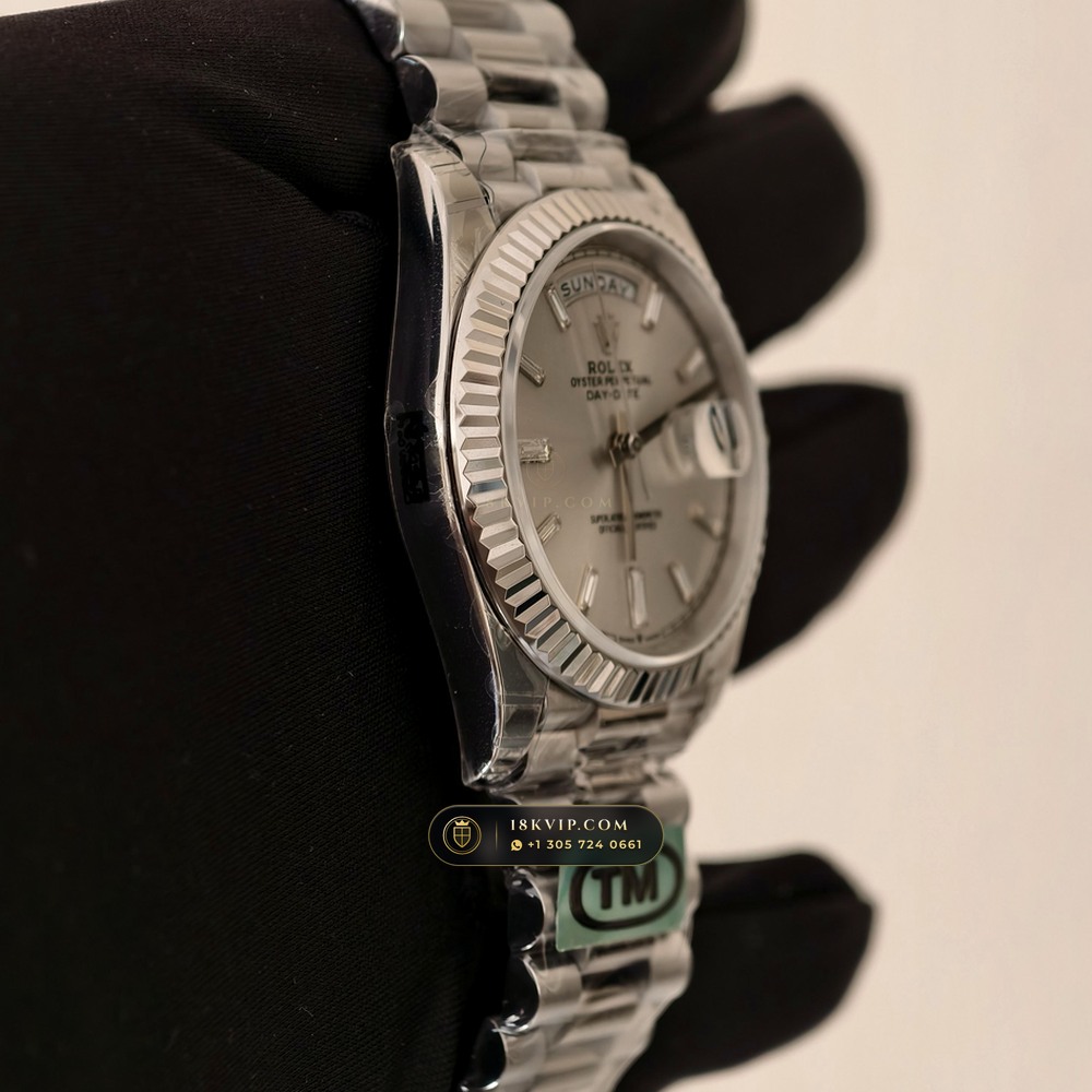 Rolex Day-Date 40 Iridescent Natural Mother-of-Pearl Dial 18K White Gold Ref. 228239 — Private Vault Edition — Studio Gallery Plate VI in 18K White Gold Au750 (210.5g Verified Mass, Rolex Manufacture Cal. 3255 - 70h Power Reserve)