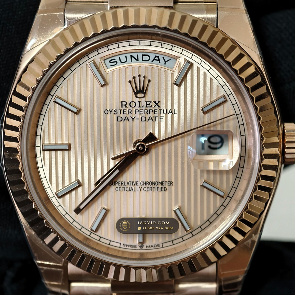 Rolex Day-Date 40 18K Everose Gold Chronometer Regulated Spec Ref. 228235 — Private Vault Edition — Studio Gallery Plate IV in 18K Rose Gold Au750 (210.4g Verified Mass, Rolex Manufacture Cal. 3255 - 70h Power Reserve)