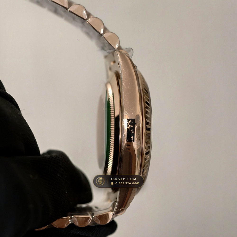 Rolex Day-Date 40 18K Everose Gold Chronometer Regulated Spec Ref. 228235 — Private Vault Edition — Studio Gallery Plate VIII in 18K Rose Gold Au750 (210.4g Verified Mass, Rolex Manufacture Cal. 3255 - 70h Power Reserve)