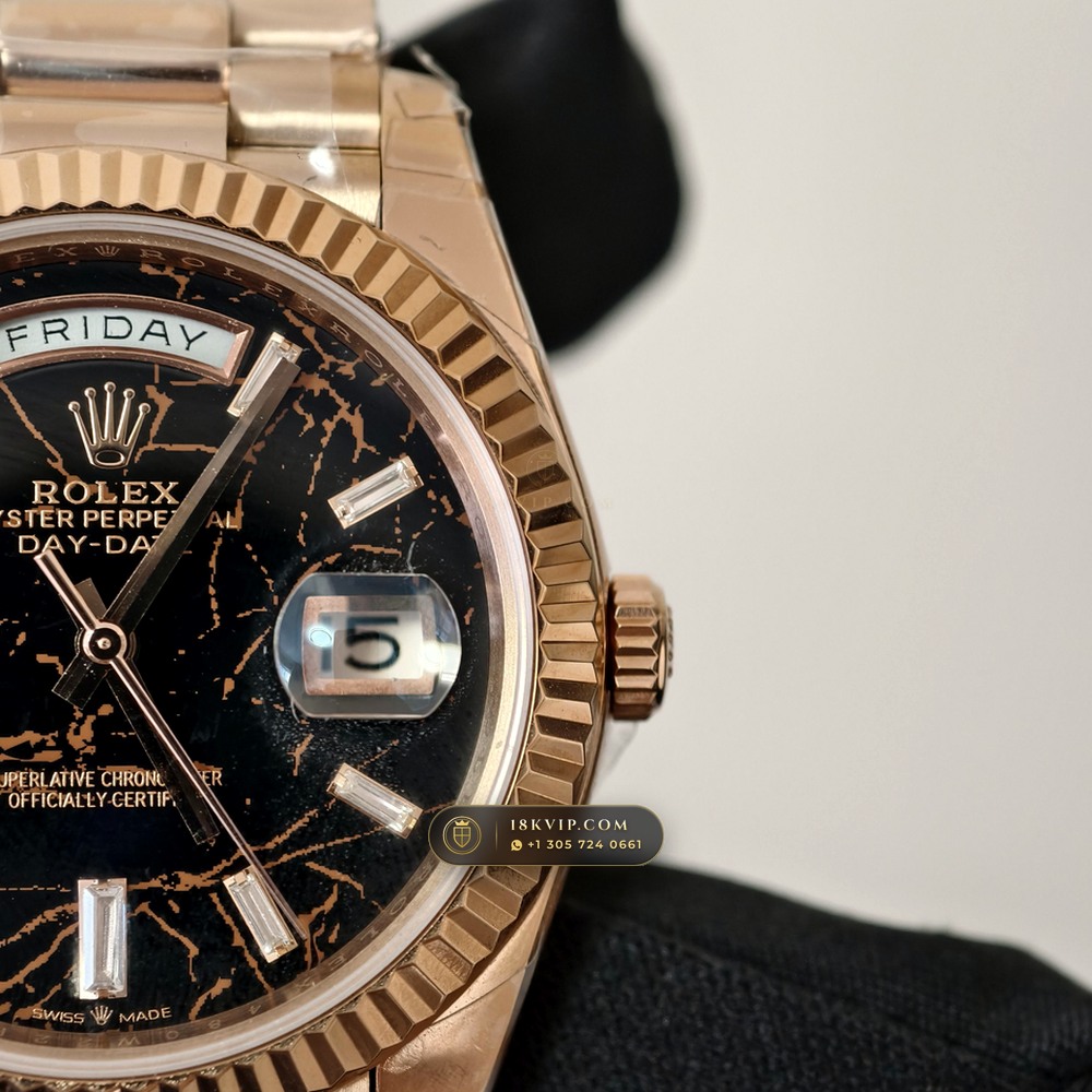 Rolex Day-Date 40 Eisenkiesel Natural Stone Dial 18K Everose Gold Ref. 228235 — Private Vault Edition — Studio Gallery Plate IV in 18K Rose Gold Au750 (210.4g Verified Mass, Rolex Manufacture Cal. 3255 - 70h Power Reserve)