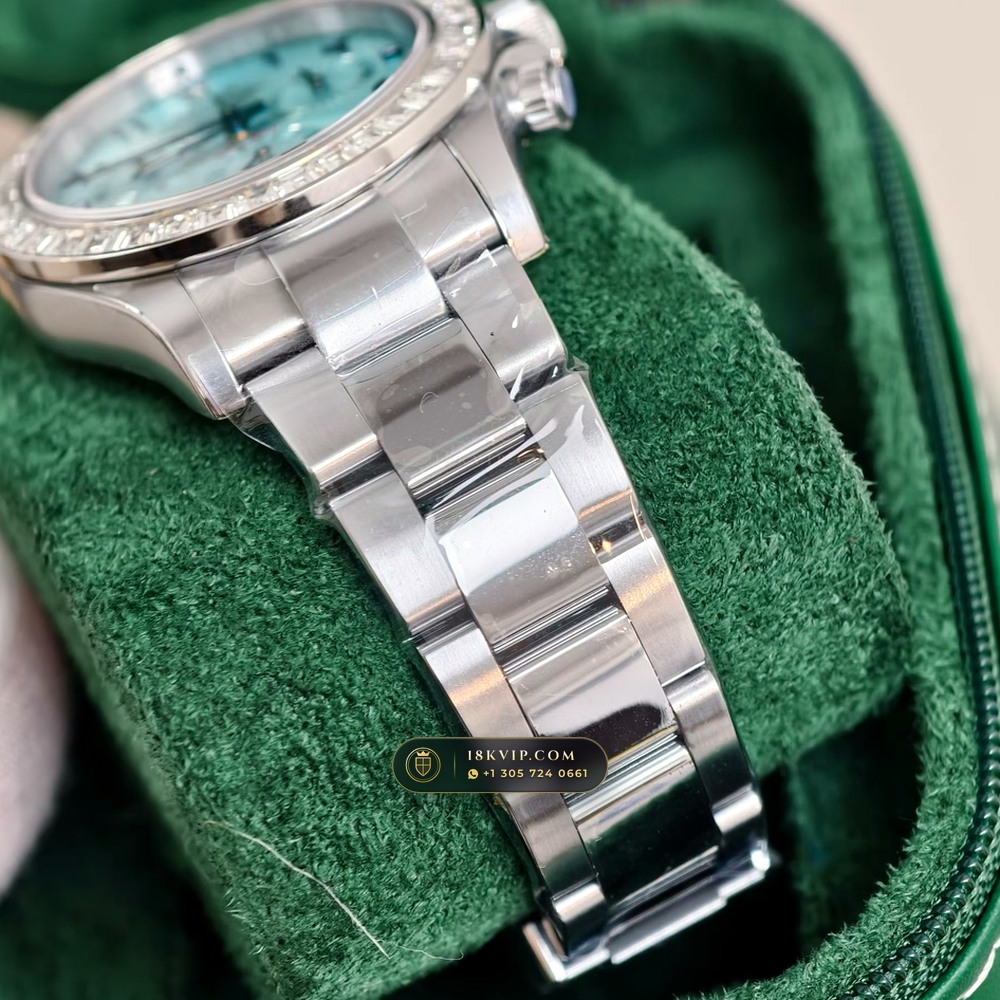 Rolex Cosmograph Daytona Diamond-Set Bezel 950 Platinum Ref. 116576TBR — Private Vault Edition — Studio Gallery Plate V in 950 Platinum Pt950 (282.1g Verified Mass, Rolex Manufacture Cal. 4130 - 72h Power Reserve)