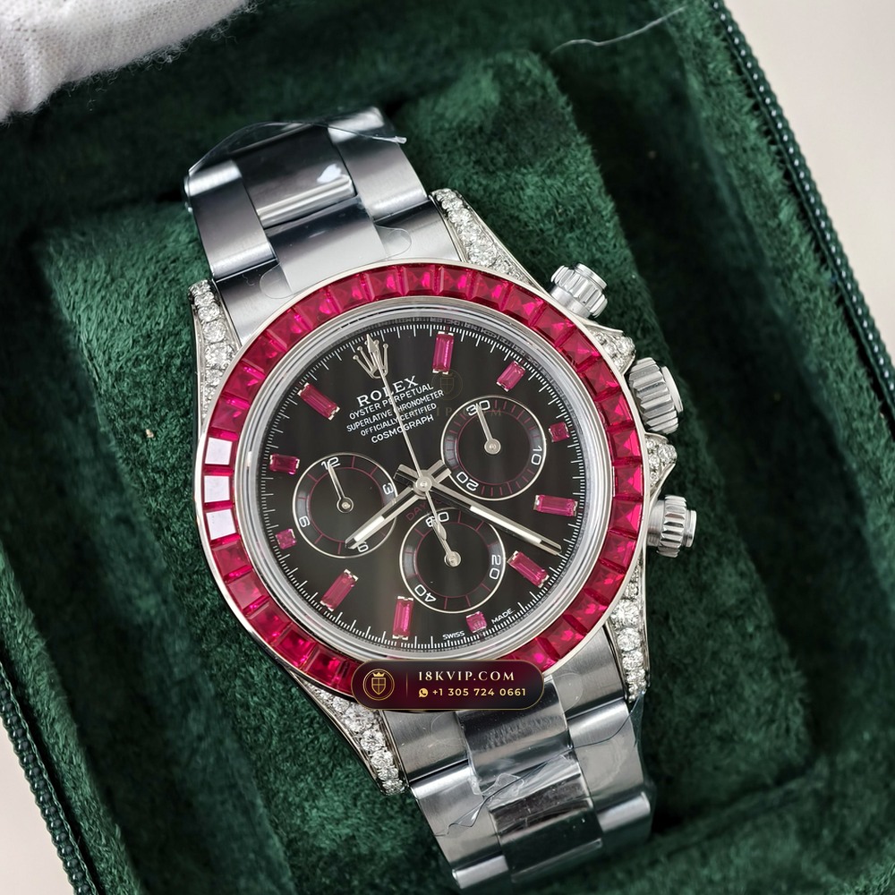 Rolex Cosmograph Daytona Baguette Ruby Bezel 18K White Gold Ref. 126599TRU — Private Vault Edition — Studio Gallery Plate III in 18K White Gold Au750 (216.8g Verified Mass, Rolex Manufacture Cal. 4131 - 72h Power Reserve)