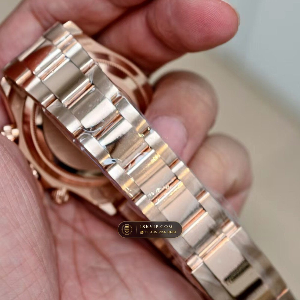 Rolex Cosmograph Daytona 18K Everose Gold Master Watchmaker Spec Ref. 126505 — Private Vault Edition — Studio Gallery Plate IX in 18K Rose Gold Au750 (216.8g Verified Mass, Rolex Manufacture Cal. 4131 - 72h Power Reserve)
