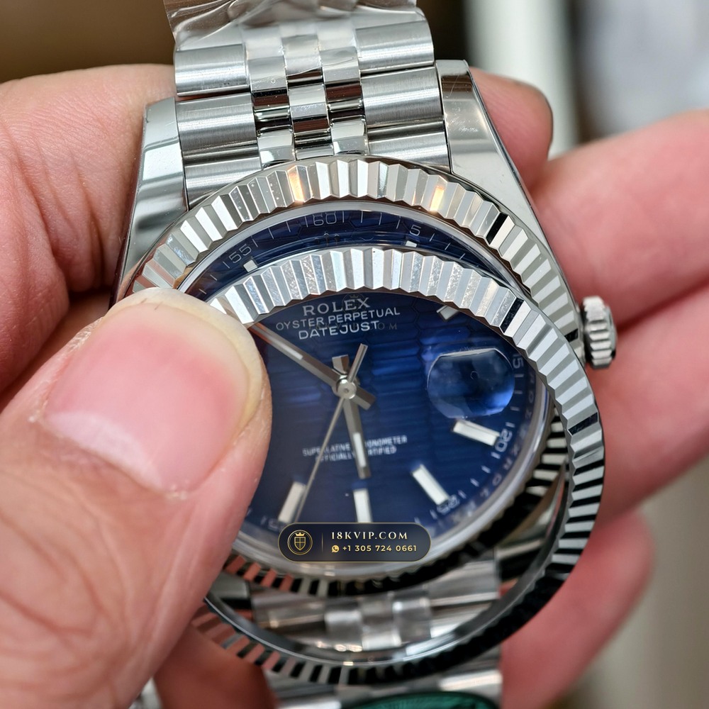 Rolex Datejust 41 Geneva Atelier Spec Ref. 126331 — Private Vault Edition — Studio Gallery Plate IV in 18K Gold & 904L Oystersteel Rolesor (150.7g Verified Mass, Rolex Manufacture Cal. 3235 - 70h Power Reserve)